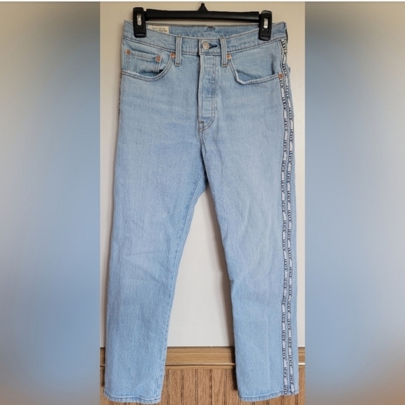 Levi's 501 Original Sport Stripe Cropped Women's Light Wash Jeans Size 26 - Picture 1 of 9